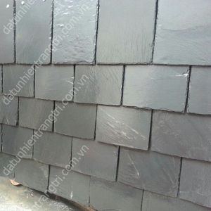 ĐÁ ĐEN LỢP MÁI LAI CHÂU 20x30 CM