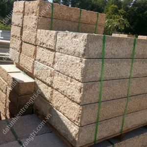 ĐÁ VÀNG BÌNH ĐỊNH BÓ VỈA