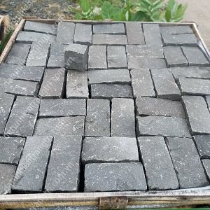 ĐÁ CUBIC CÂY MÀU ĐEN 10x10x20CM