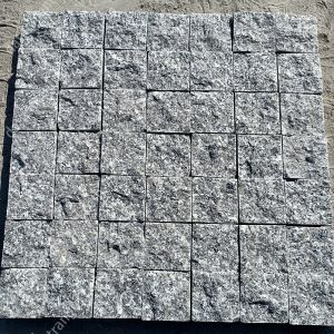 ĐÁ TRẮNG SUỐI LAU LỘT 1 MẶT 10X10X5CM