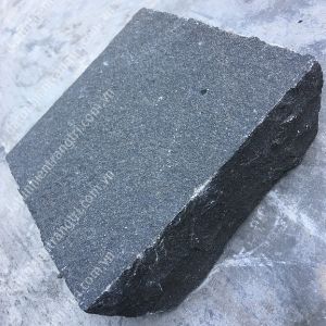 ĐÁ CUBIC BAZAN ĐEN 15X15X5CM