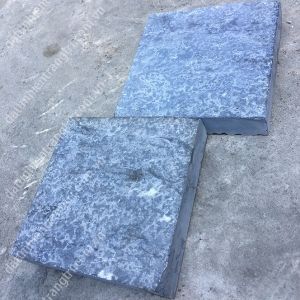 ĐÁ ĐEN TUYỀN KHÒ LỬA 15X15CM